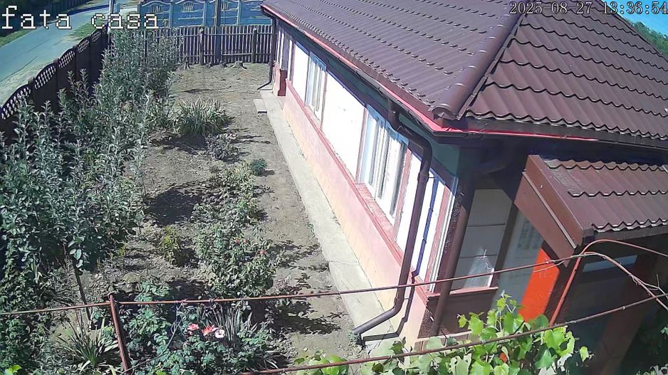 Casa Parter+Pod 90 mp+anexa 60 mp + atelier + teren intravilan 1600 mp - Poză 2