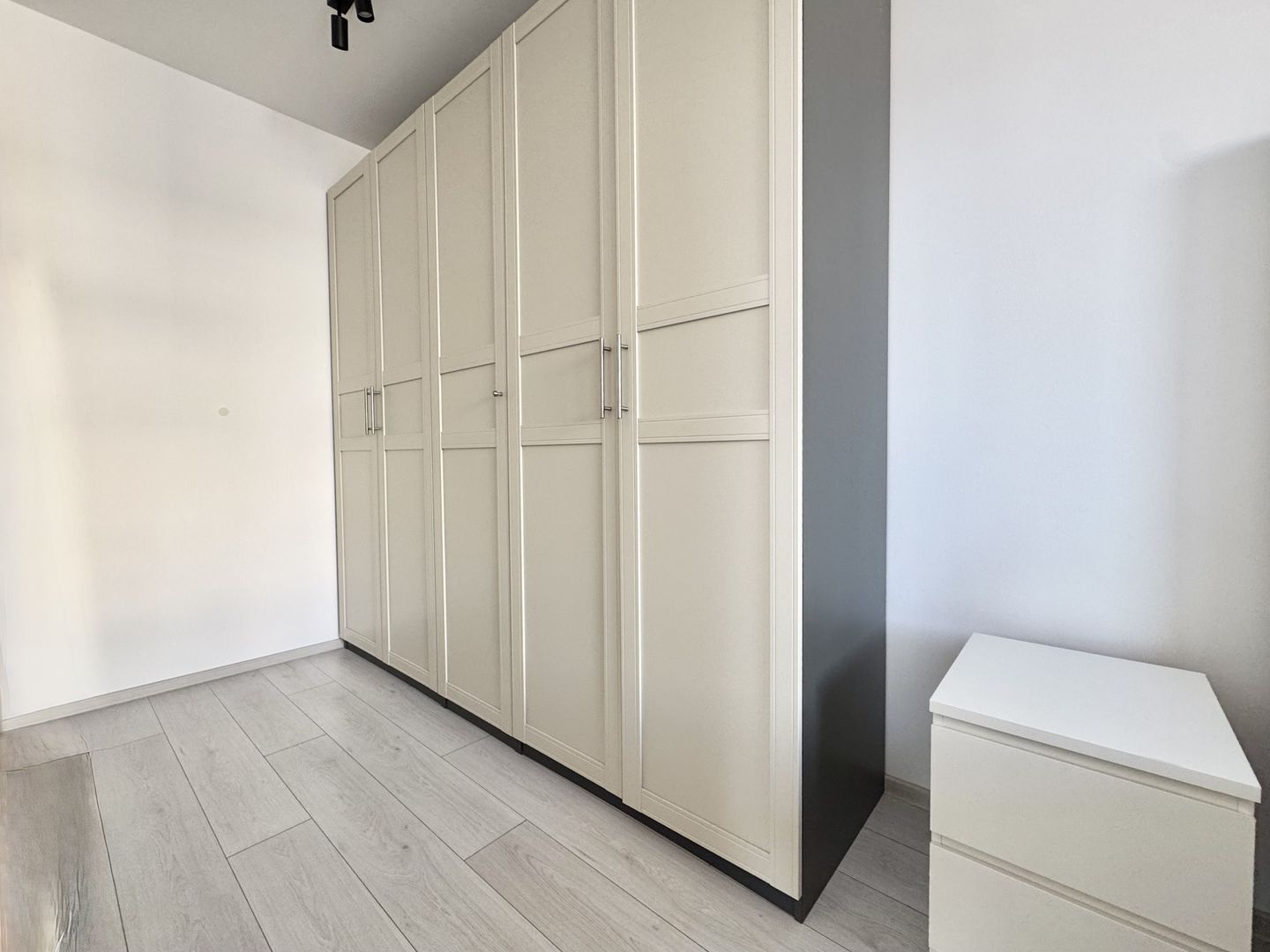 Apartament luminos cu 2 camere, balcon – zona Vox - Poză 20