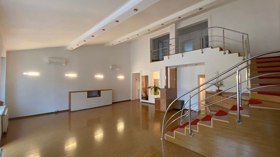 Vilă zona Liviu Rebreanu - Poză 3