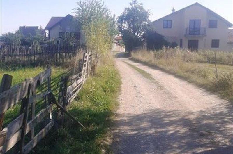 teren pretabil pensiune -casa,Zarnesti,4km de castelul Bran - Poză 2