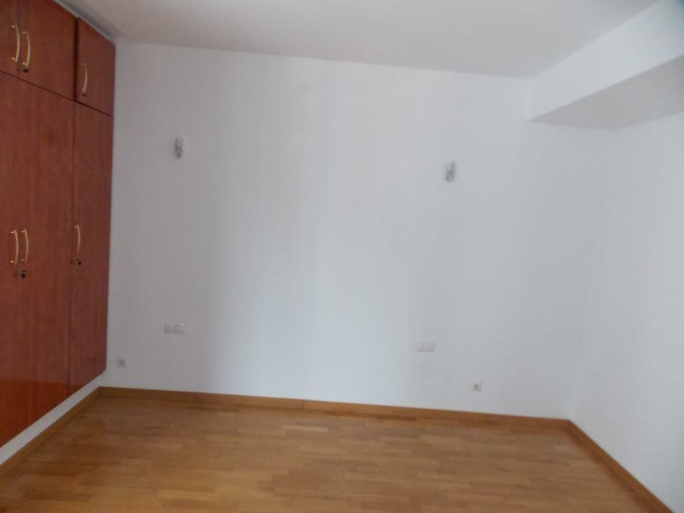 Inchiriez apartament - Poză 4
