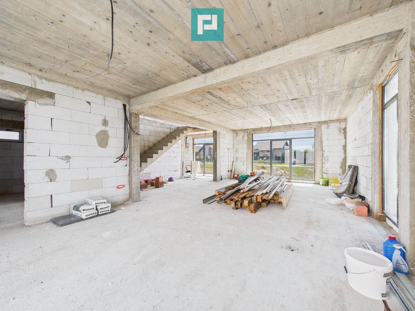 Casa cu etaj la gri in Zimandul Nou - Poză 12