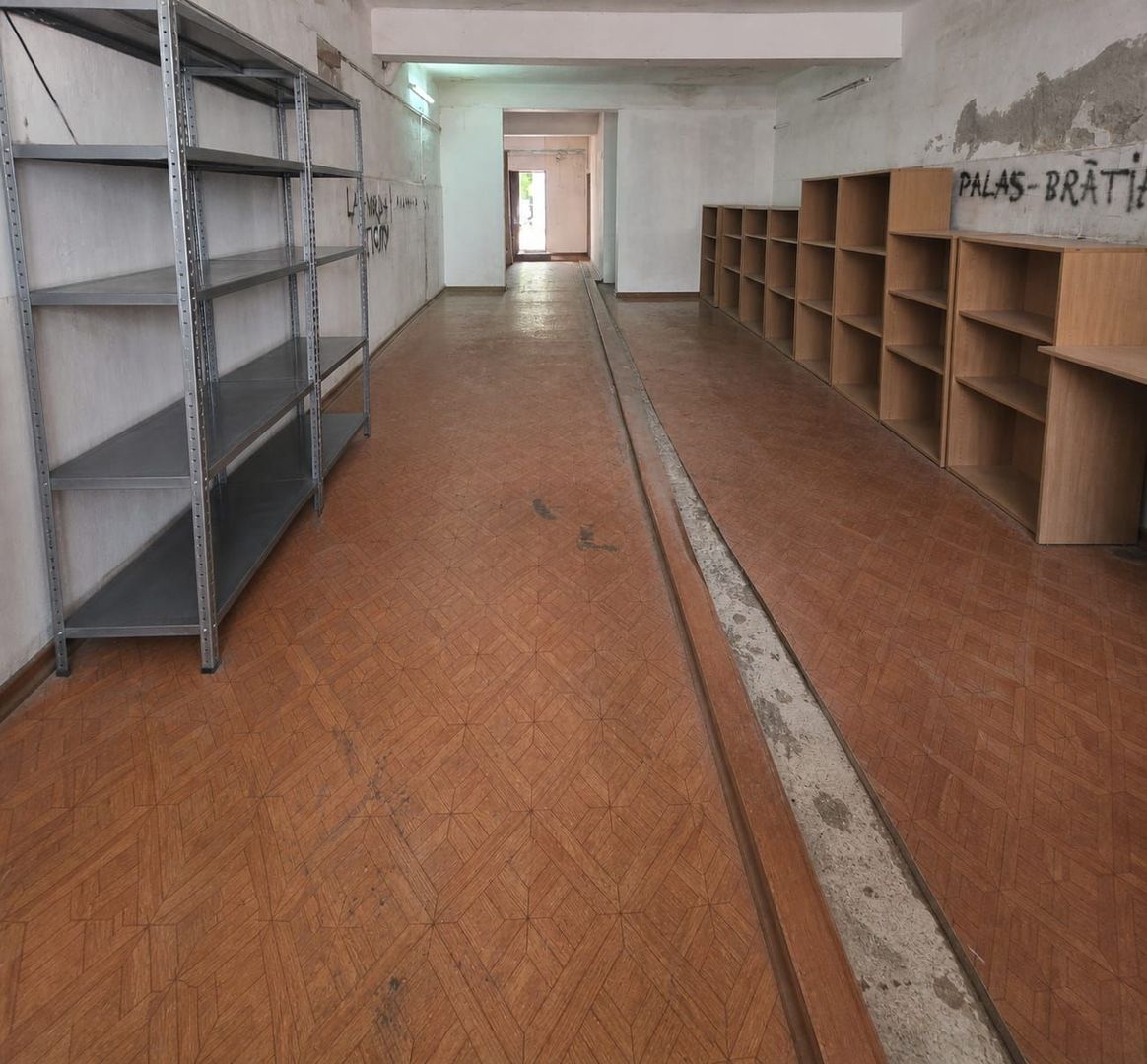 Închiriere spațiu depozitare / acces facil, cu rampa si curte - Poză 2