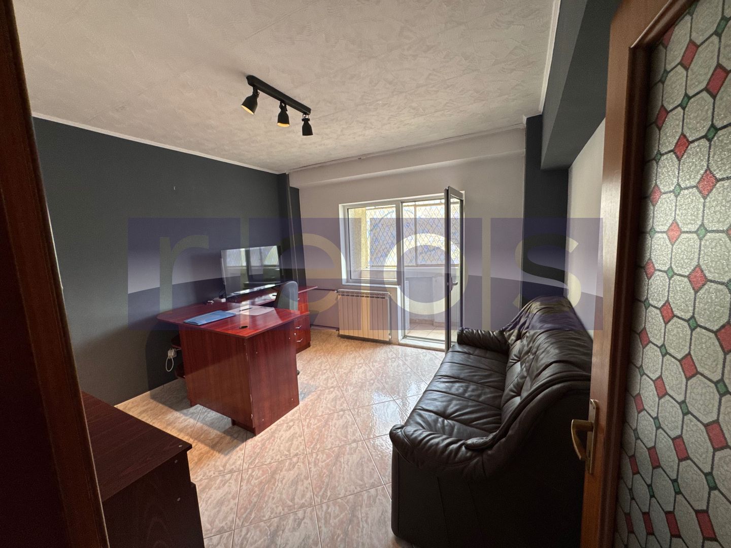 DE VANZARE APARTAMENT 2 CAMERE 60 MP PIATA ALBA IULIA | DECOMANDAT | - Poză 2