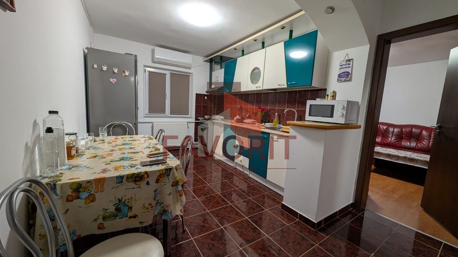 3 camere | 2 balcoane | renovat recent | zona excelenta | mobilat si utilat | - Poză 4