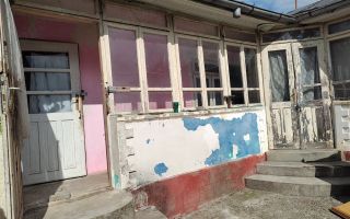 Teren intravilan 1.200 mp cu casă veche 77 mp, sat Goruni, comuna Tomești, județul Iași - Poză 2