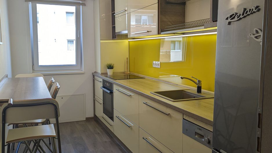 Langa Mall Coresi, in complexul Urban, 2 camere mobilate, 550 euro/luna - Poză 10