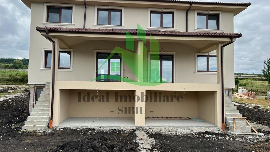 Casa Tip Duplex cu 4 camere si 366 mp teren, in Cisandie - Poză 3