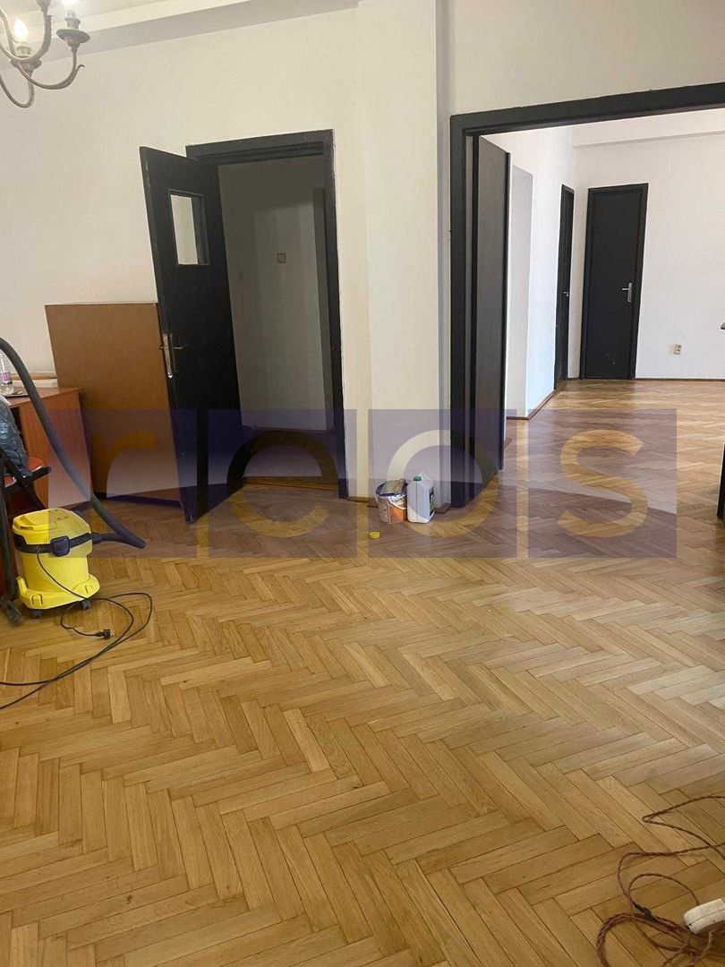 DE VÂNZARE APARTAMENT DE 3 CAMERE ZONA ULTRACENTRALĂ - Poză 4
