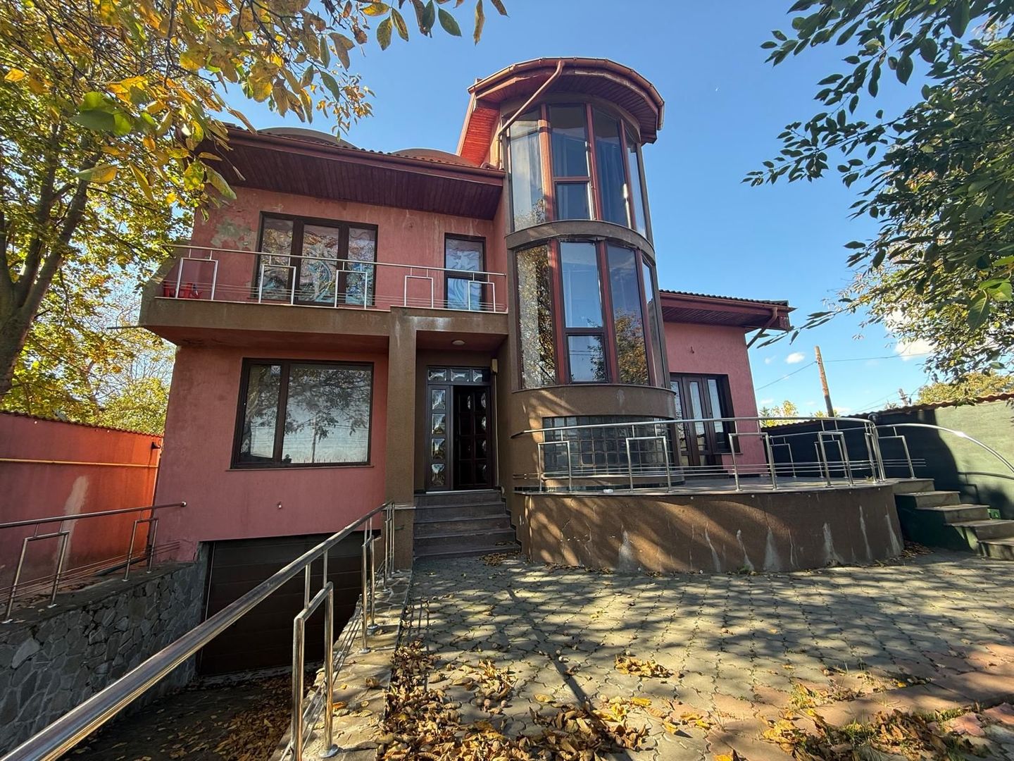 Vila Spațioasă 9 Dormitoare. Investiție - Poză 2