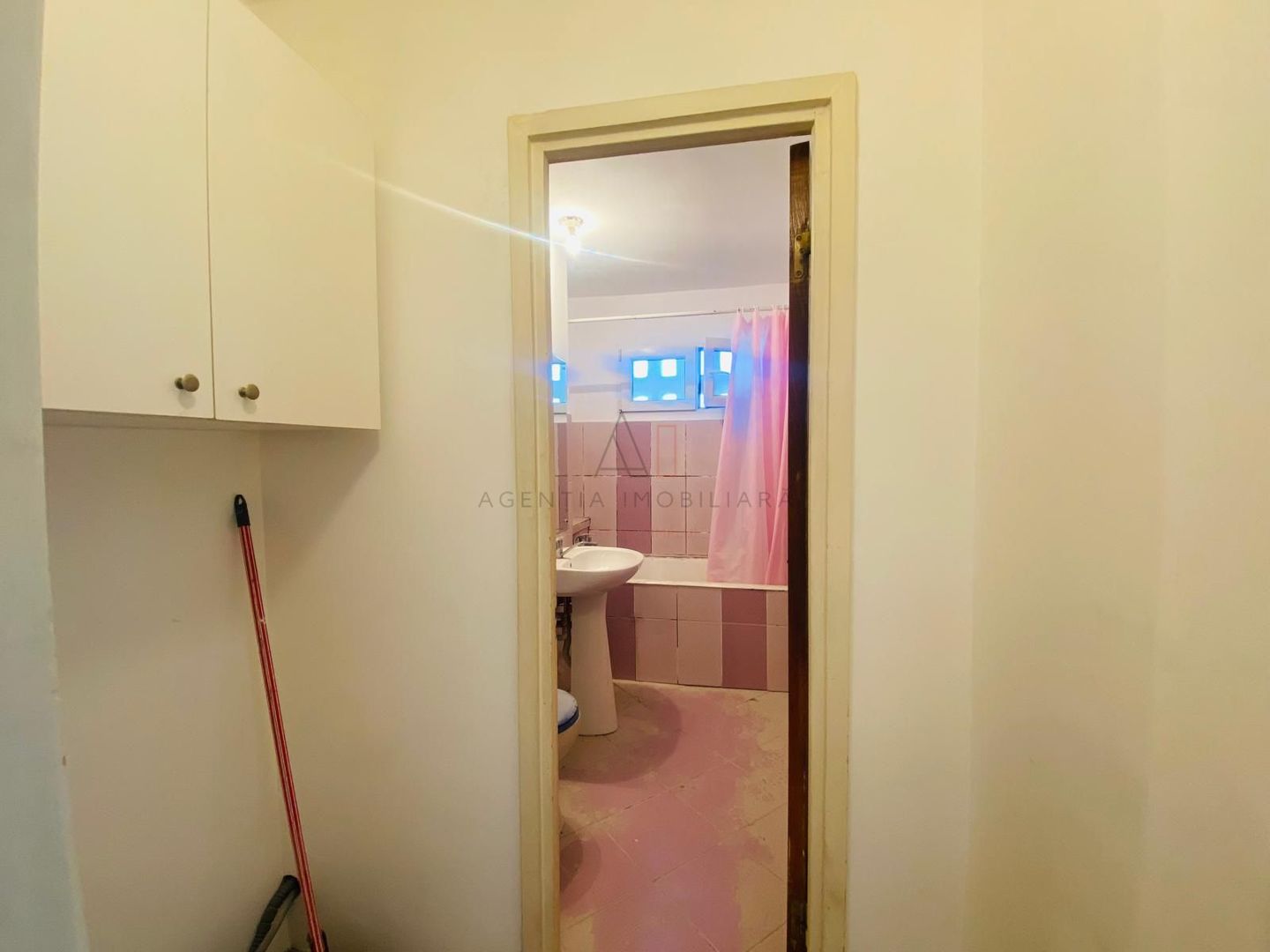 3 camere Apusului | Bloc reabilitat - Poză 3
