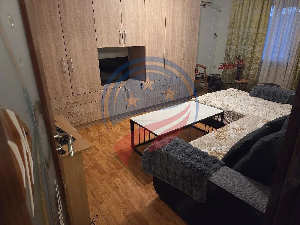 APATAMENT 3 CAMERE - ROVINE (ZONA LICEU T.ARGHEZI) - Poză 1