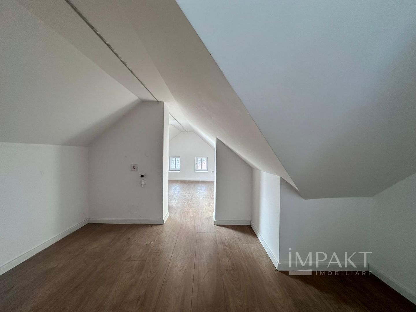 Vila exclusivista de inchiriat 185 mp, terasa si gradina – A.Muresan - Poză 18