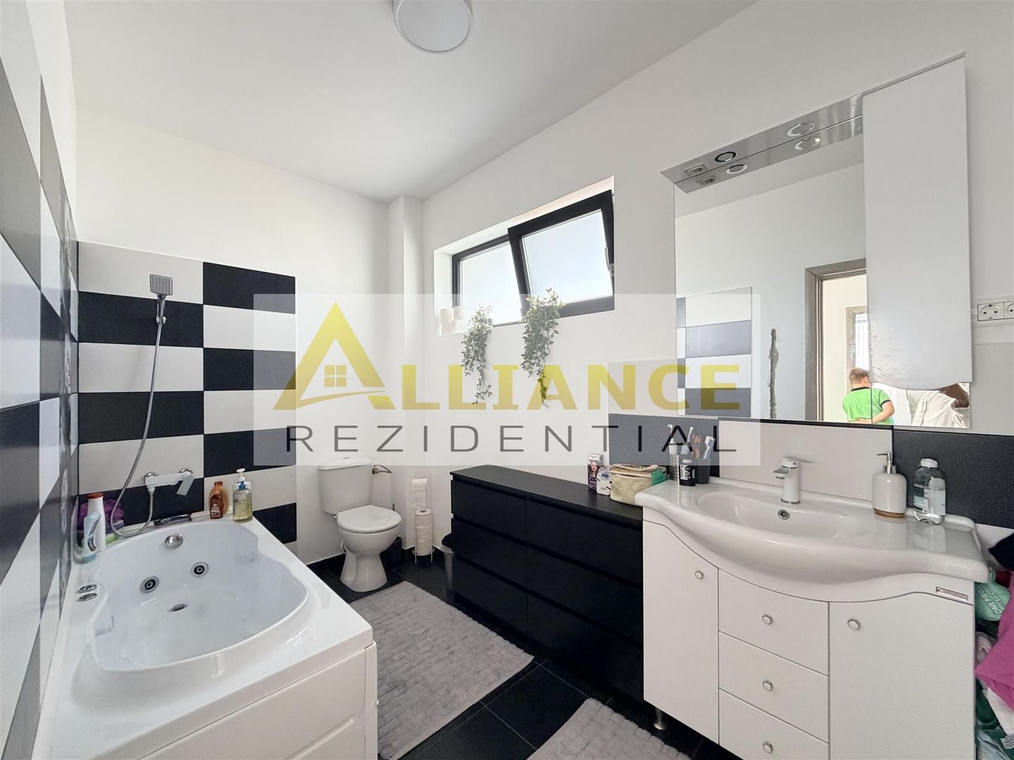 casa de vanzare || mobilata utilata || 4 camere - Poză 11