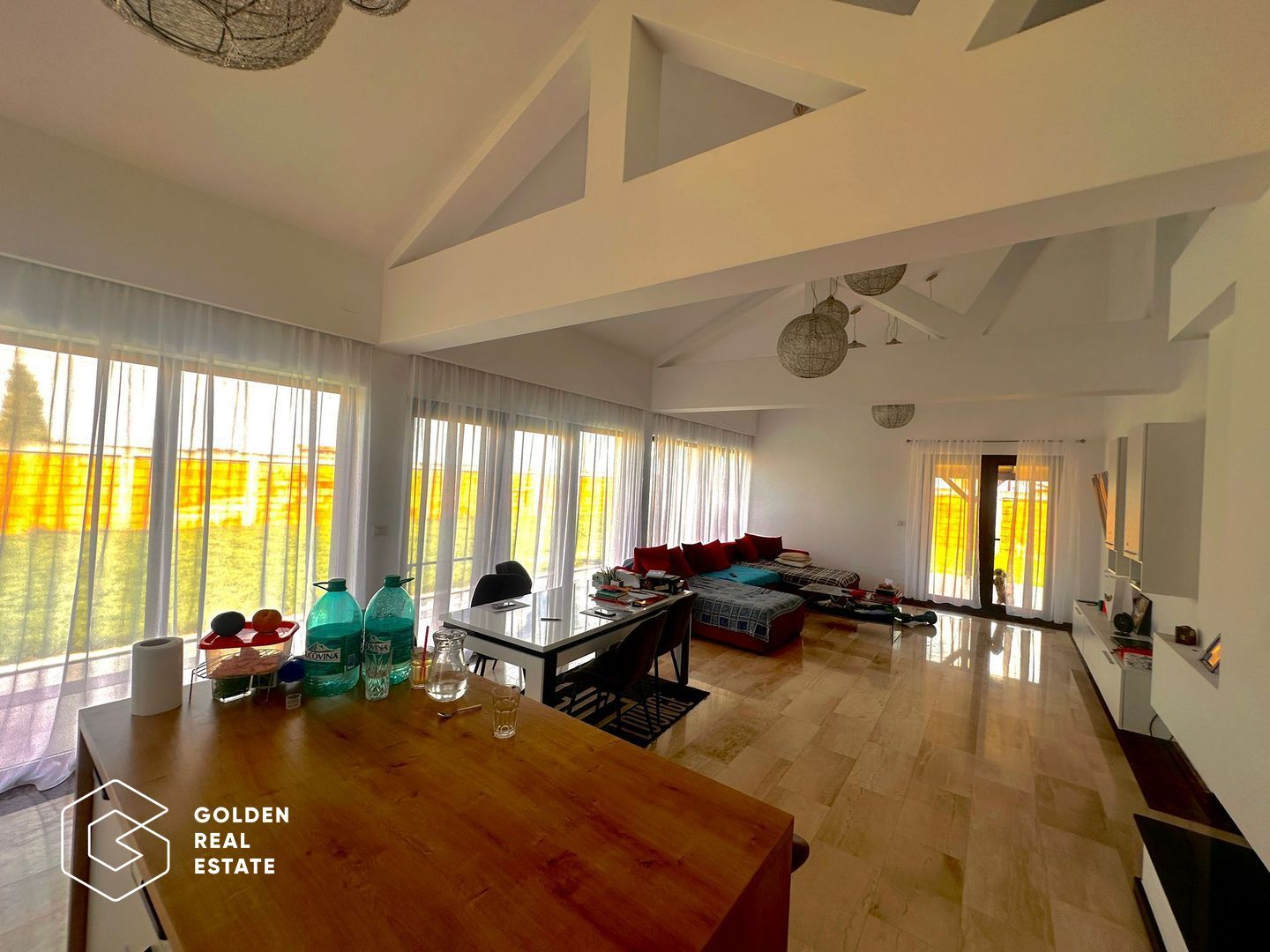 Oportunitate! Vila de lux, Livada, P+E, 5 camere, teren 957mp - Poză 4