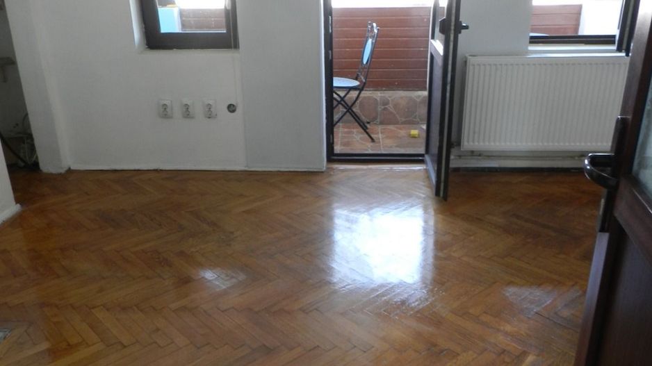 Etaj de Vilă Interbelică, 5 Camere, Balcon și Mansardă – Parc Carol - Poză 9