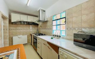 SOLD/ VANDUT Casă / Vilă cu 4 camere de vânzare în zona Km 5 - Poză 3