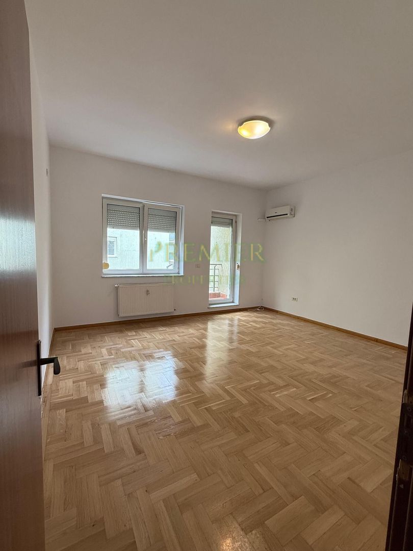 APARTAMENT NEMOBILAT CU 3 CAMERE | REZIDENTIAL | BIROURI | LOC DE PARCARE INCLUS - Poză 1