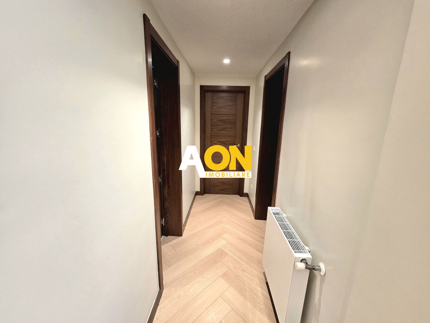 Apartament 3 Camere, Superfinisat, Zona Centru, cu Garaj - Poză 13