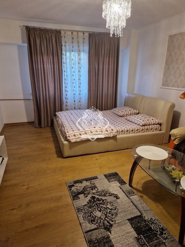 Garsoniera decomandata cf.1 mobilata/utilata bloc 1990 - Mall Vitan - Poză 2