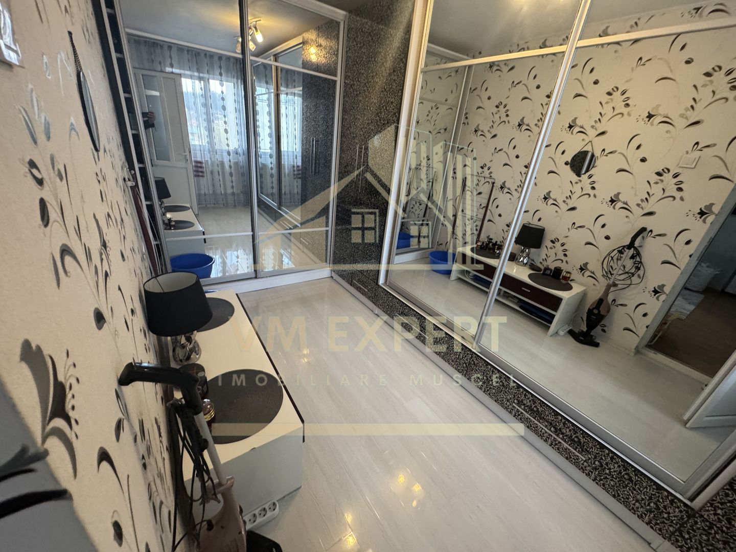 APARTAMENT 3 CAMERE ETAJ 3 VISOI - Poză 15