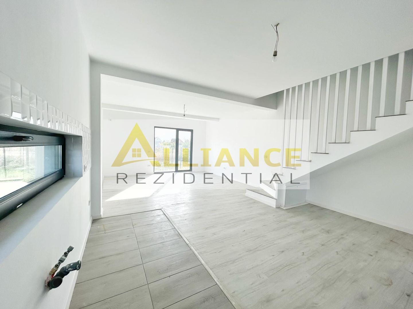 Vila tip duplex | P+1E+Pod | 3 camere | 2 bai - Poză 12