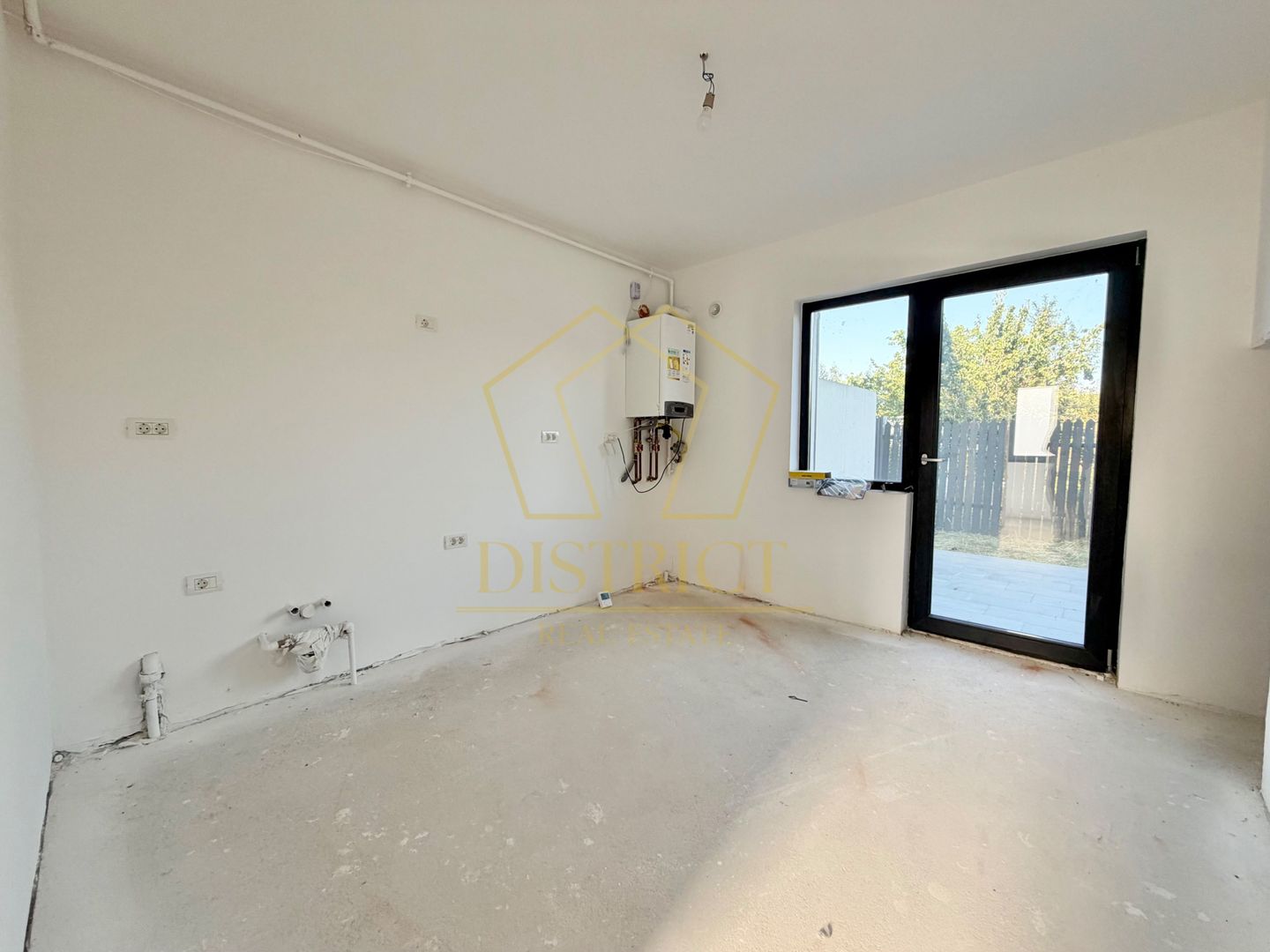 Duplex-uri cu 4 camere, 3 bai si perete coumn dublu in Chisoda, la asfalt. - Poză 3