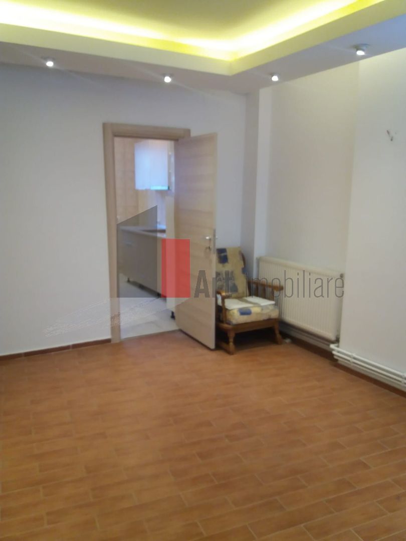 Apartament de 4 camere in vila - Poză 3