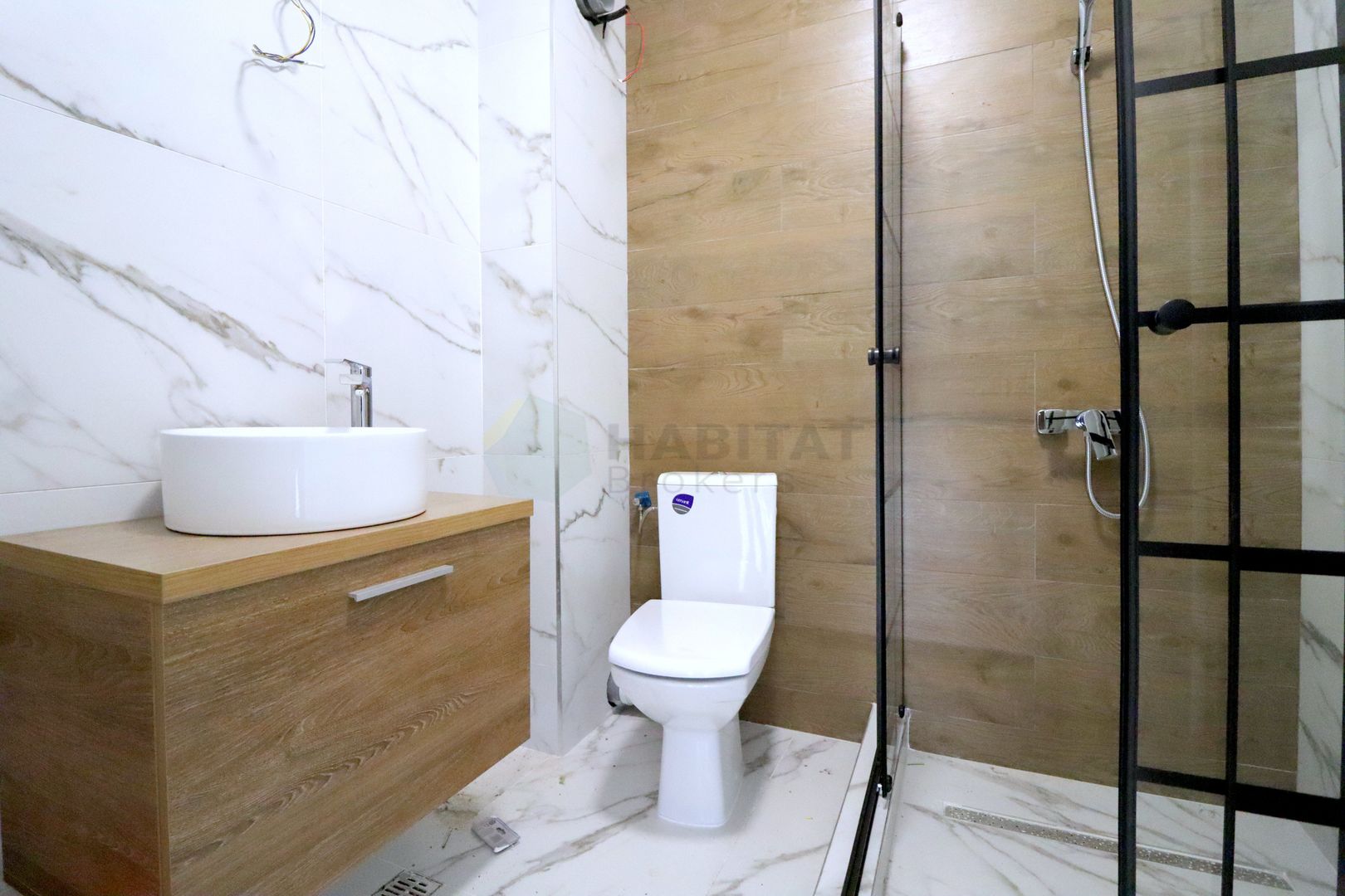 Apartament luminos, spatios, mobilat - Poză 4