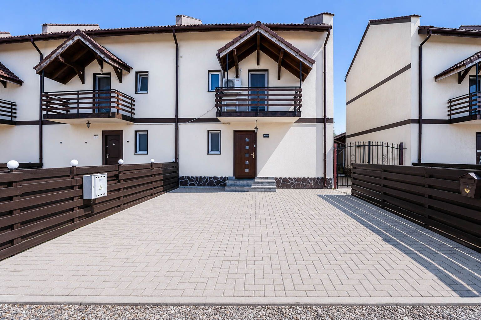 Duplex modern, 4 camere, zona Izvor - Poză 1