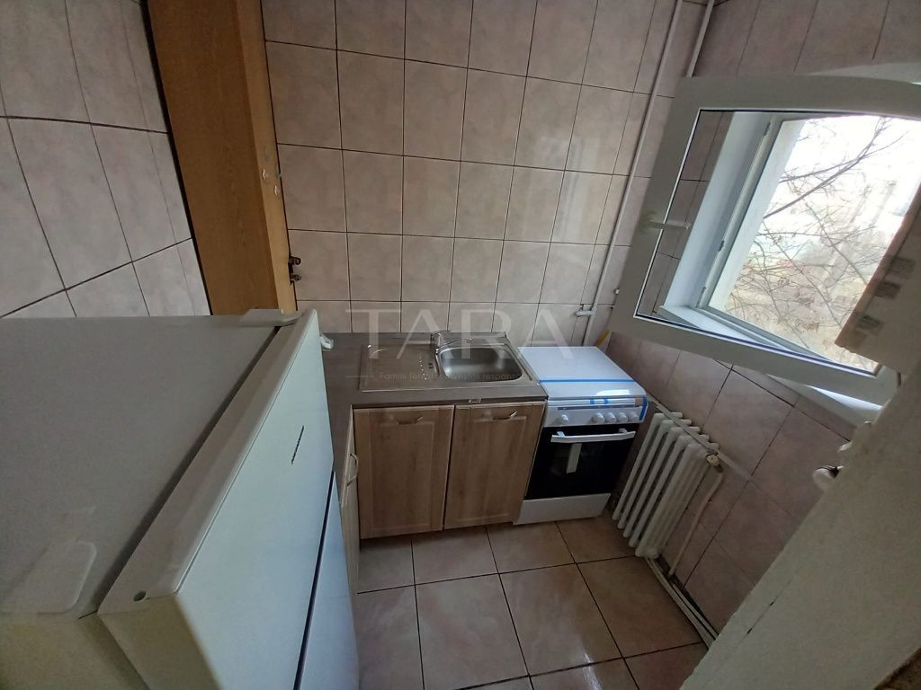 Garsonieră cu balcon, etaj intermediar. - Poză 3