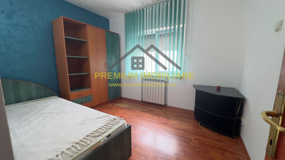 Apartament 3 camere etaj 1 de vanzare - Poză 6