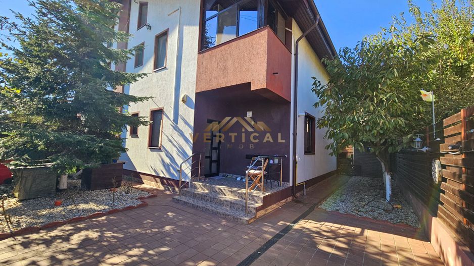 Casă / Vilă cu 4 camere de vânzare în Berceni - Poză 1