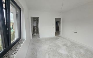 Casa Sibiu, Poplaca 4 camere, 3 bai, terasa si curte NOU - Poză 9