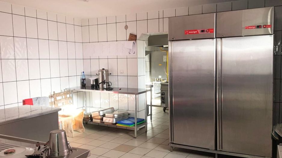 Hotel cu arhitectură montană deosebită poziționare premium Sâmbătă de Sus - Poză 3