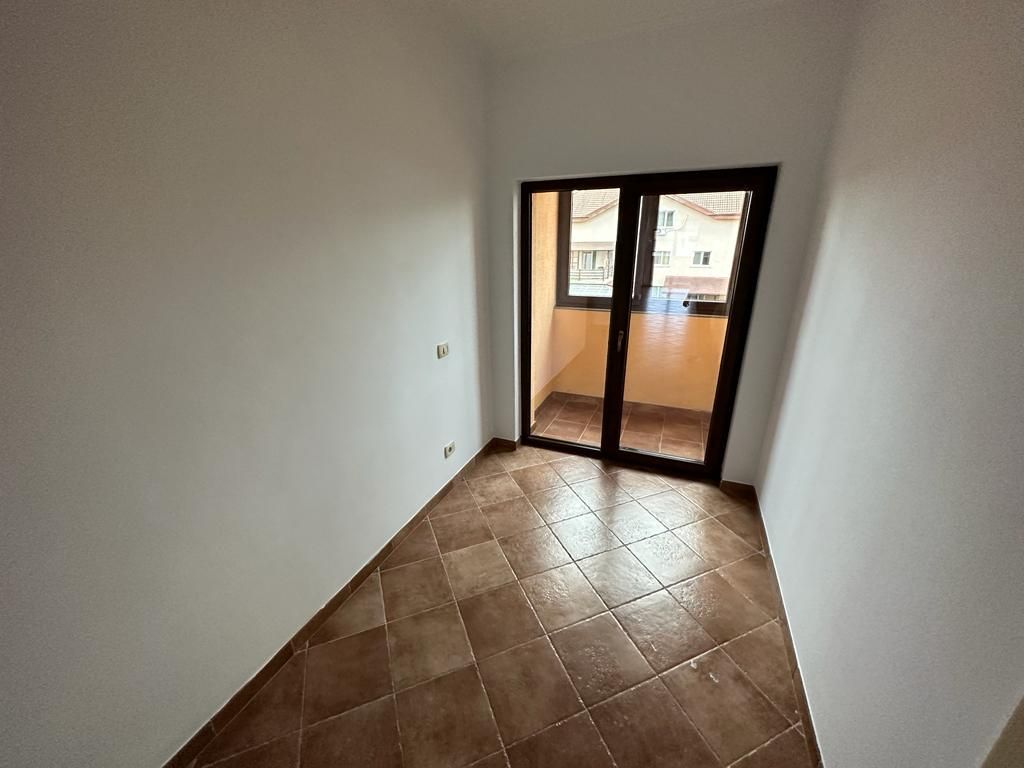 VILA  - ARADULUI. -British - Poză 40