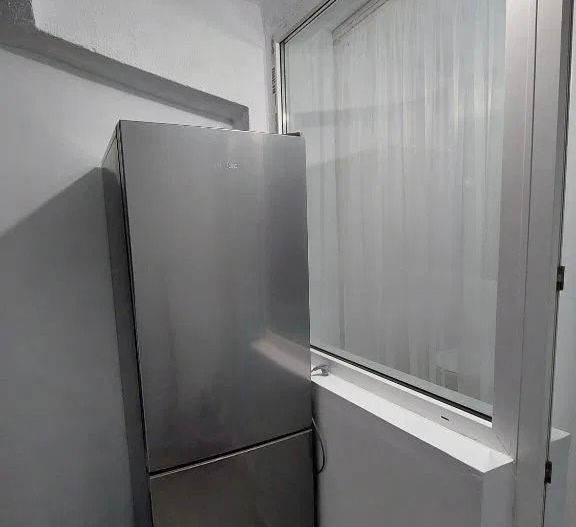 GARSONIERA DRUMUL TABEREI, BUCATARIE INCHISA, MODERN, METROU 10 MINUTE - Poză 9