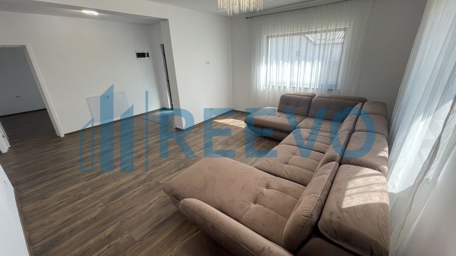 Casă de închiriat în Hemeiuș - Poză 4