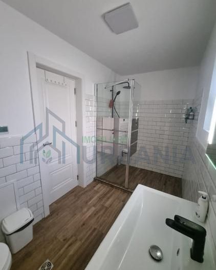 Vilă modernă, Valea Adâncă, 200 mp, teren 410 mp, renovată 2022 - Poză 13