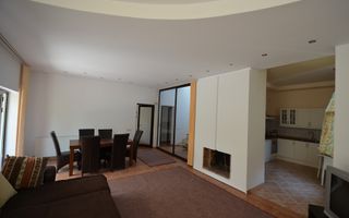 Vilă splendidă cu grădină extinsă și facilități moderne - Poză 2