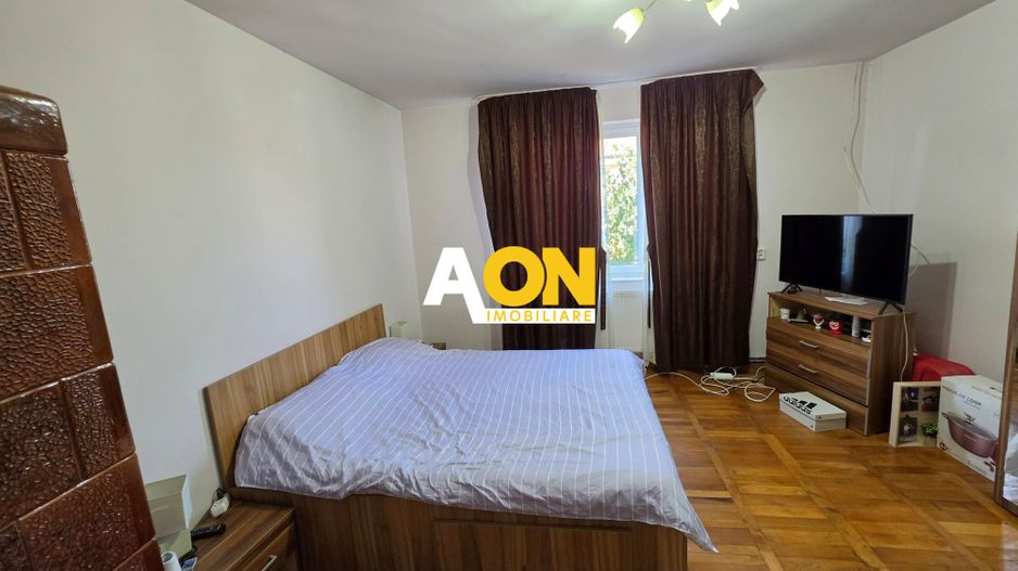 Casa cu 2 camere + anexe, toate utilitatile, 295 mp teren, zona Centru - Poză 11