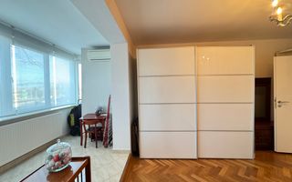 Apartament spatios cu 4 camere si garaj | Spitalul Judetean - Poză 8