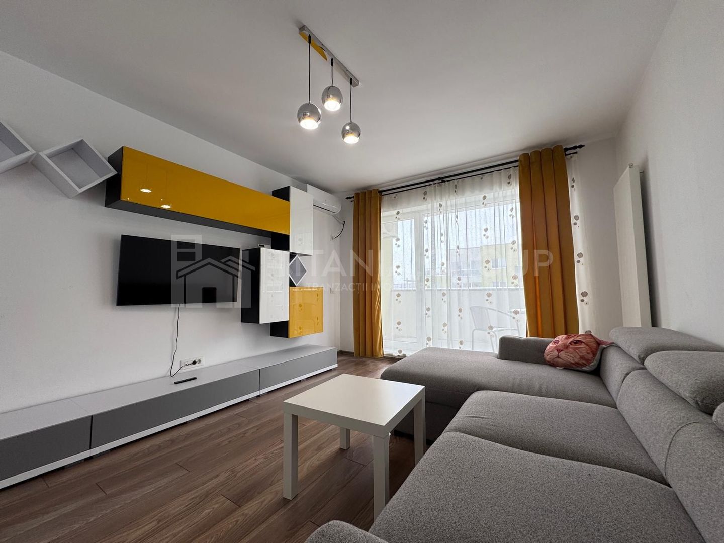 Apartament 2 camere+boxa, TopCity Coresi, short long term, pet friendly - Poză 1