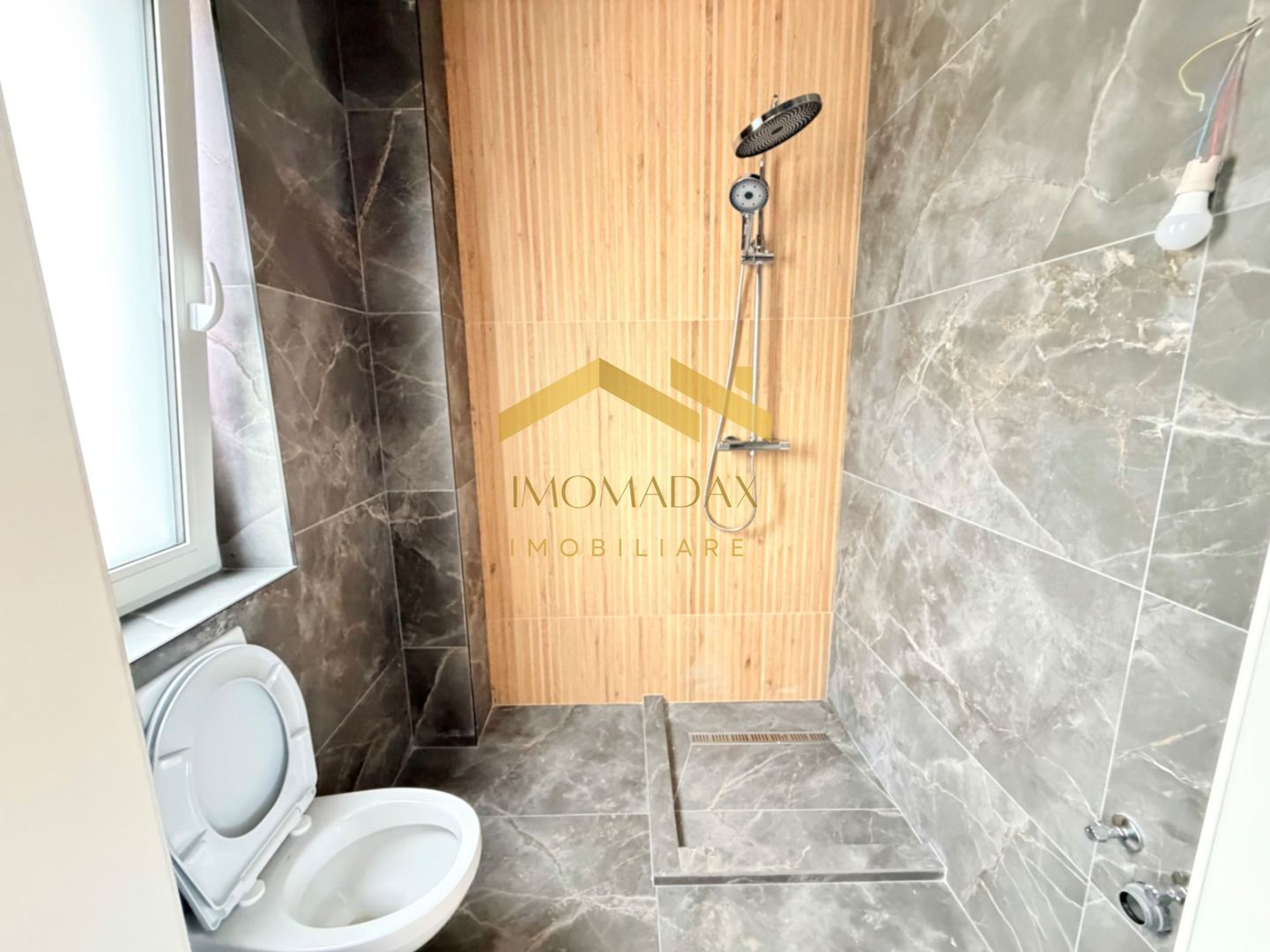 Bucovăț-Duplex 4 Camere-La Cheie - Poză 17