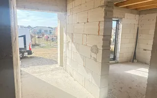 🏡 CASĂ DE VÂNZARE - Poză 12