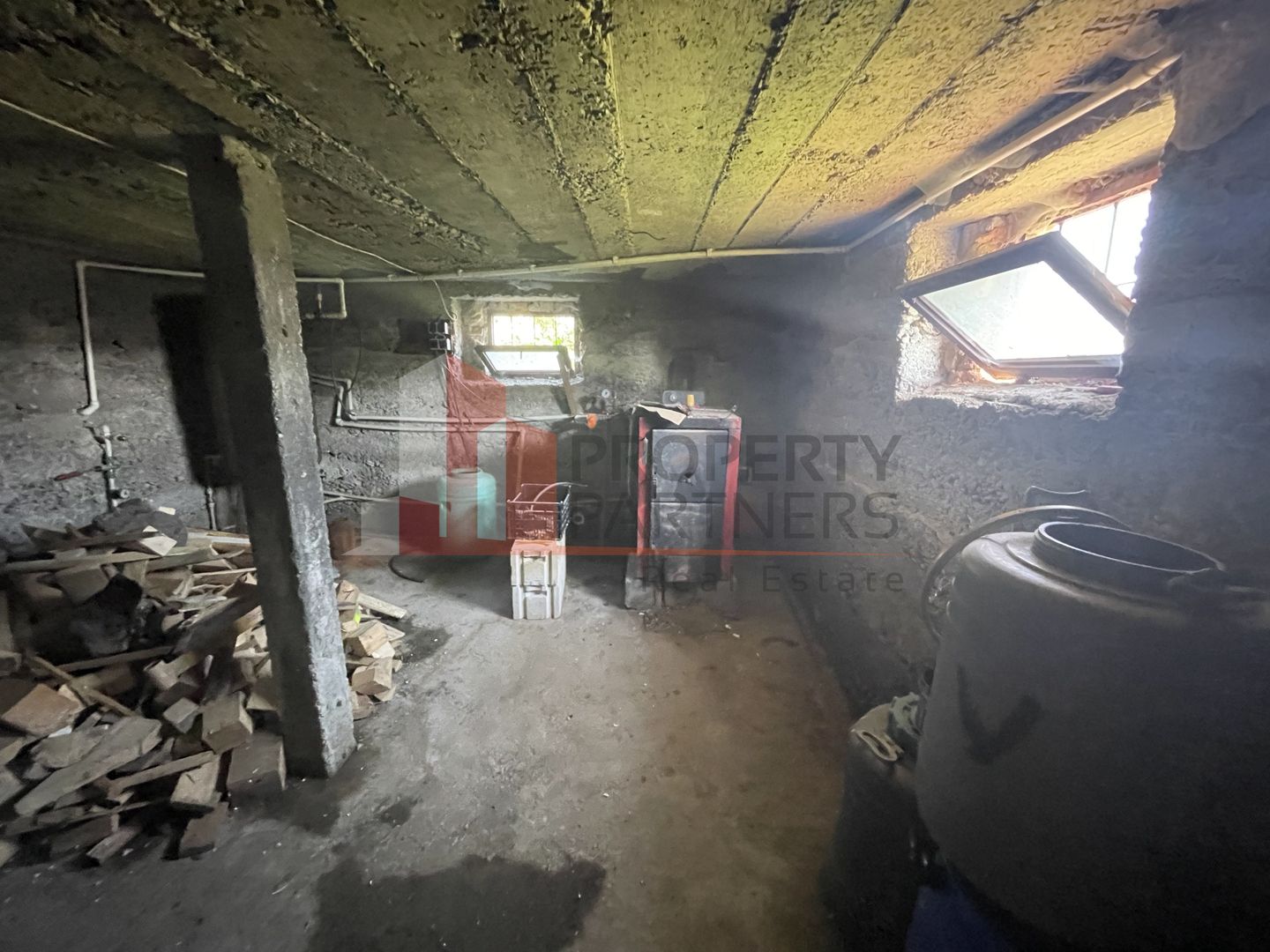 Casa Batraneasca Reconditionata Tohanita Bran 2300 mp Teren - Poză 5