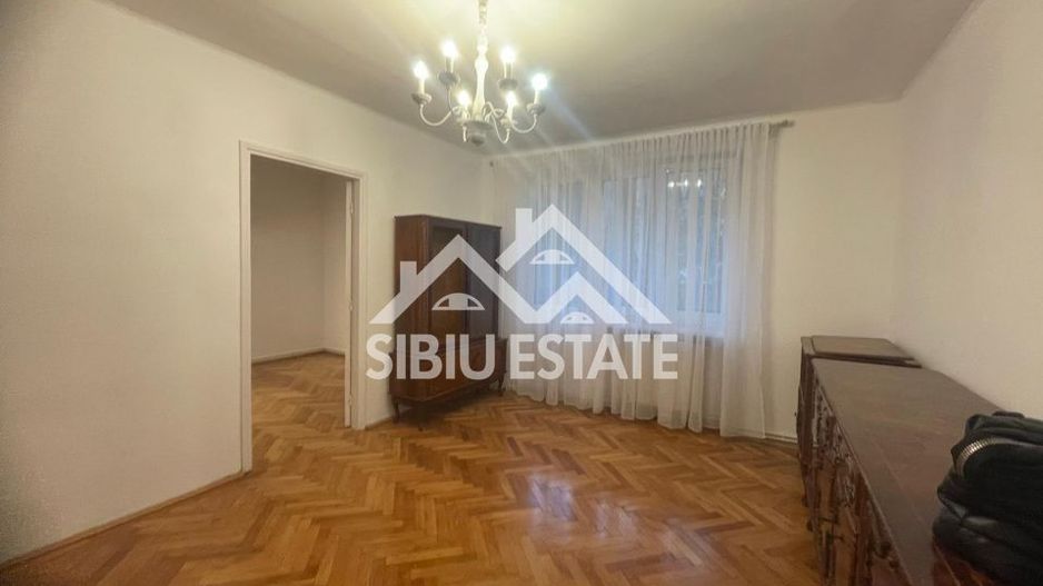 Apartament de vanzare cu 3 camere, balcon, etaj 1 -Zona Calea Dumbravii - Poză 6