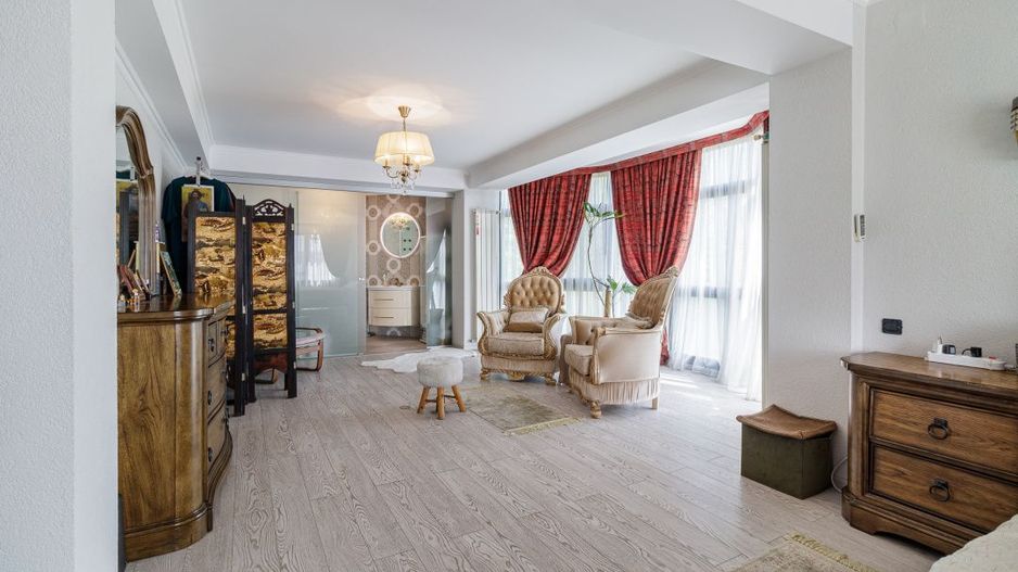 Vila impresionata 550mp util, 300mp teren - Poză 22