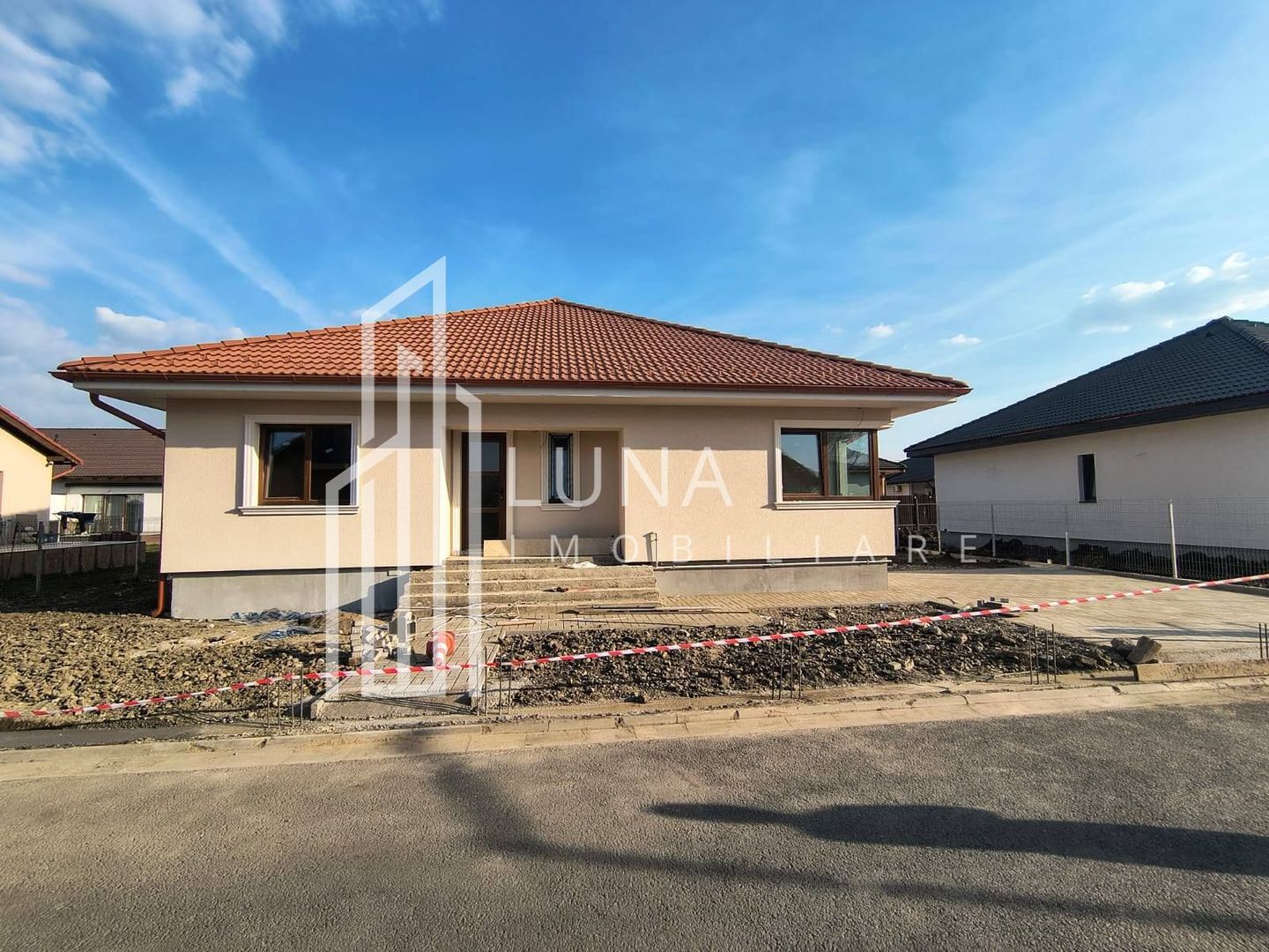 Casă single pe un nivel, 108 mp, teren 522 mp, Sâncraiu de Mureș - Poză 1