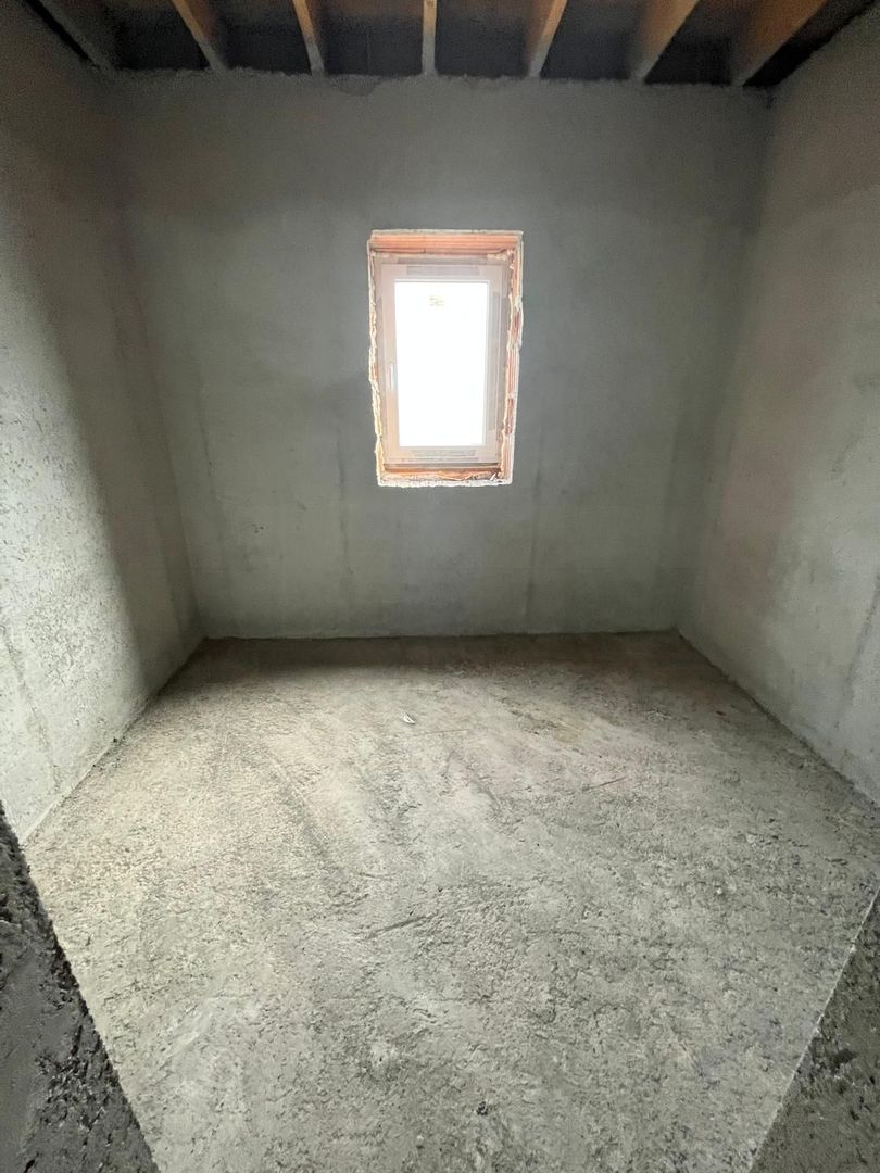 🏡 Casă de vânzare | Burdujeni | 200 mp utili | 7,7 Ari 🏡 - Poză 5